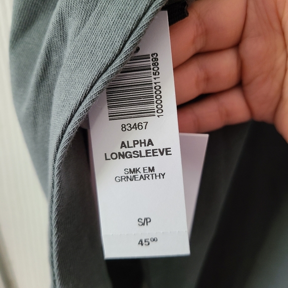 NWT Aritzia TNA Alpha Longsleeve - Picture 3 of 3